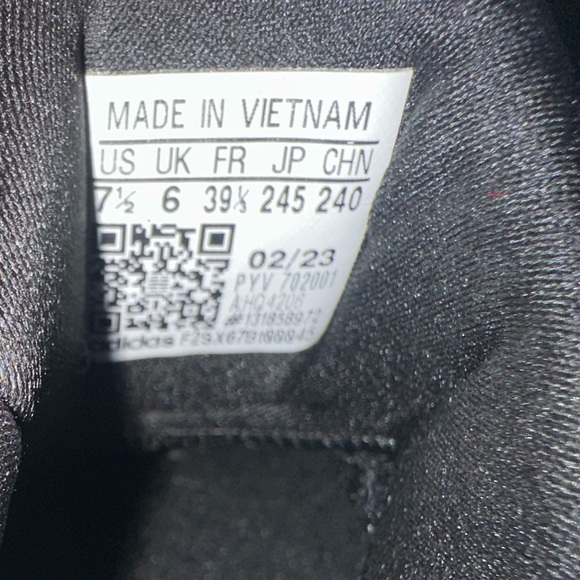 Adidas UltraBoost core Black Sneakers size 7.5 - Picture 8 of 11